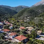 Krinos 2 شقة Charadhiatika